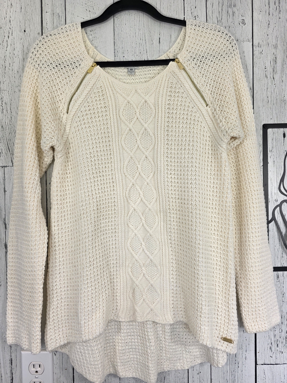 GUESS Cream Cable Knit Zip Detail Sweater Size Medium Winter Fall Cozy